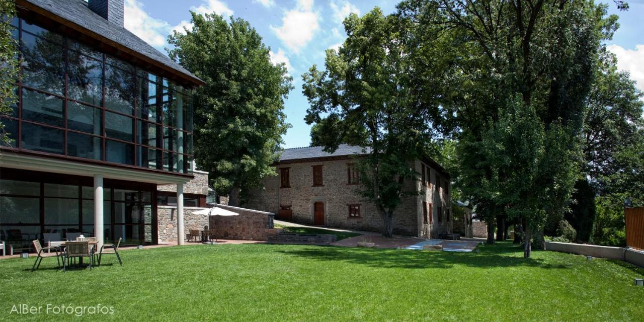 Albergue Francisco Giner De Los Rios Villablino Bagian luar foto